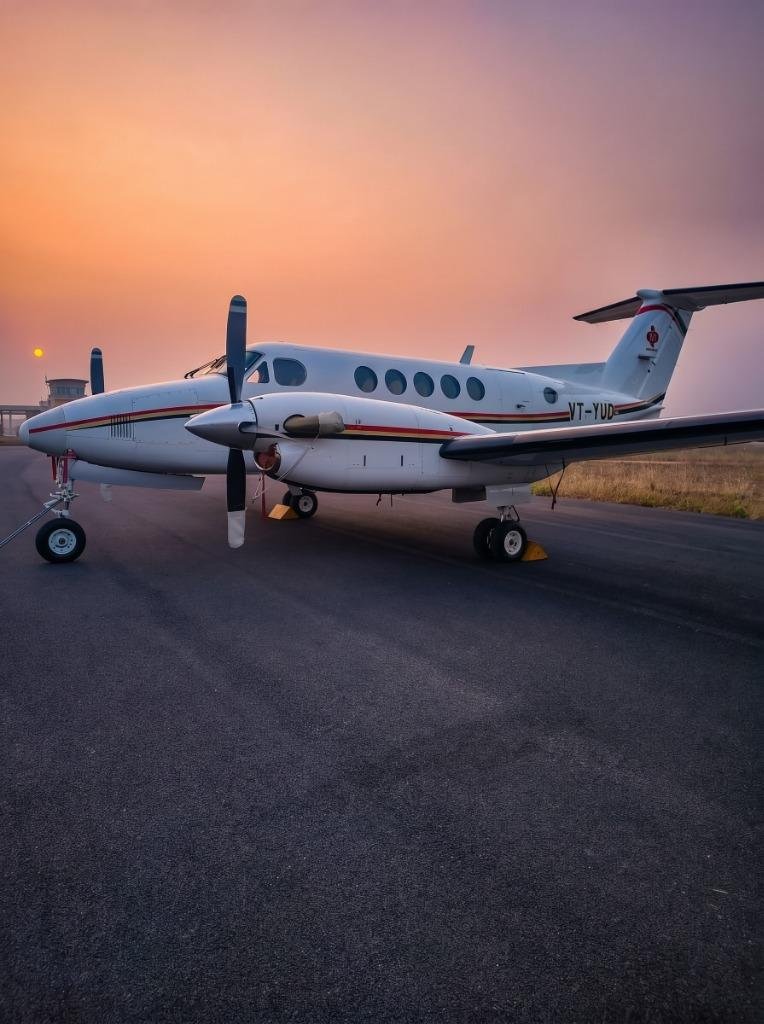 B200 Exterior Tail Side Profile
