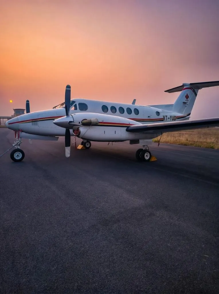 B200 Exterior Tail Side Profile
