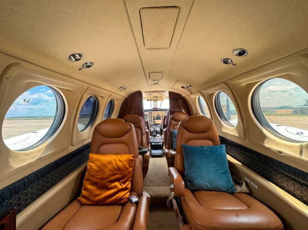 B200 Cabin Wide View