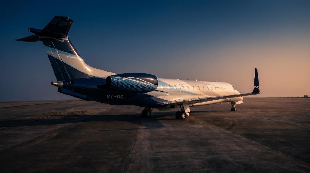 Legacy 600 Tail Dusk Profile