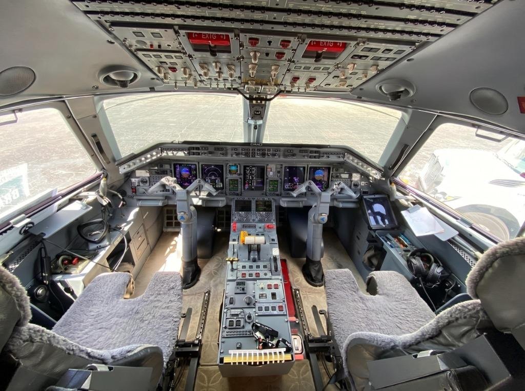 Legacy 600 Flight Deck Cockpit