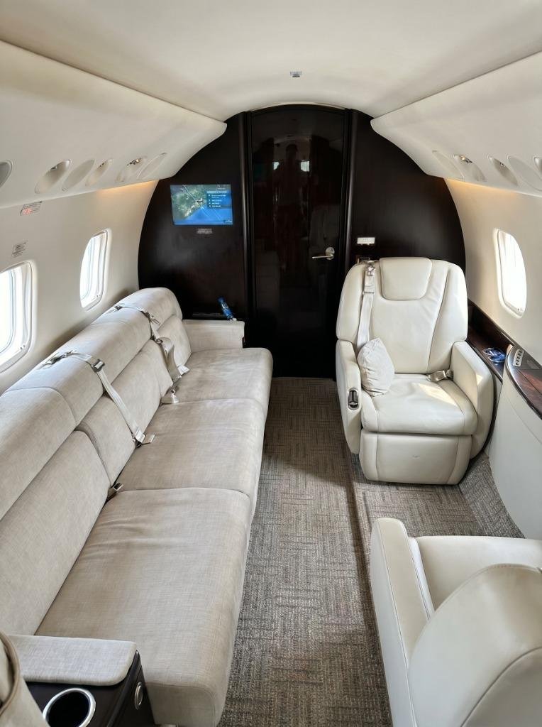 Legacy 600 Sofa Side Angle